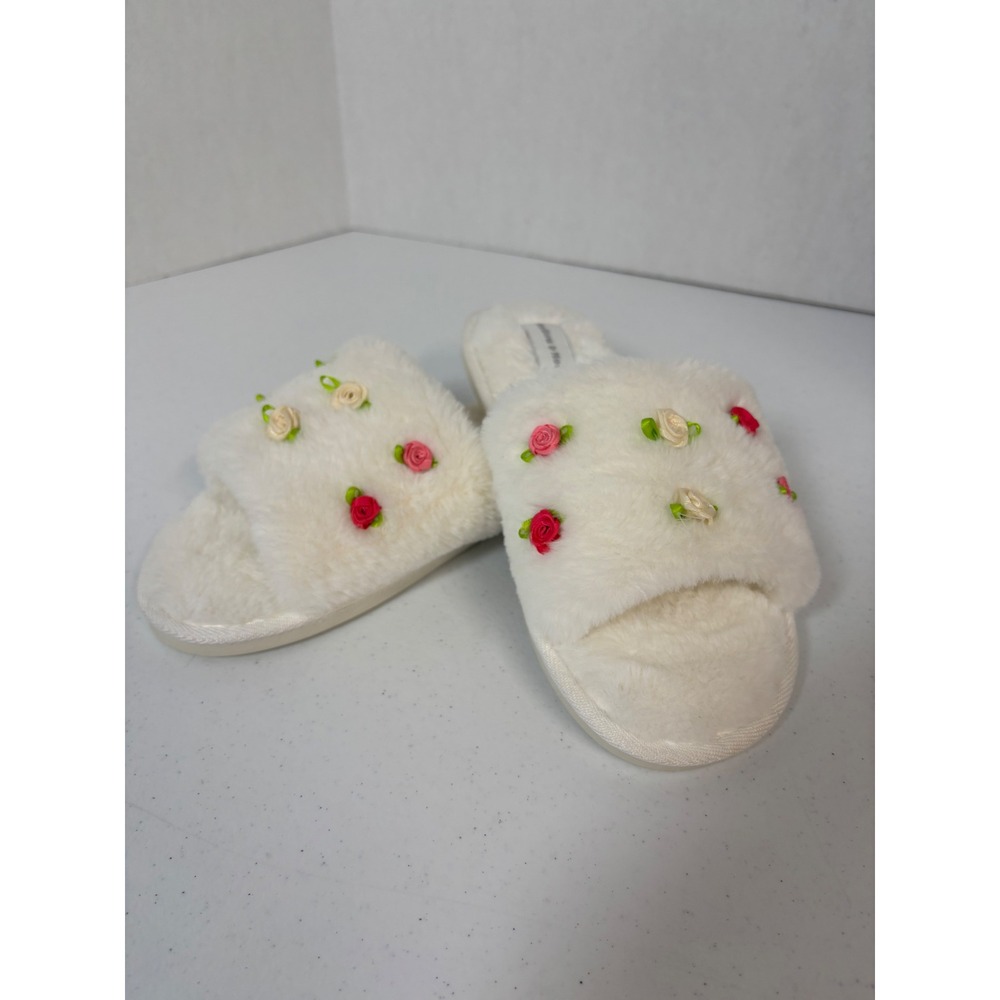 Mellow & Mod Womens M Faux Fur Slide Slippers Cream Floral Embroidered NEW